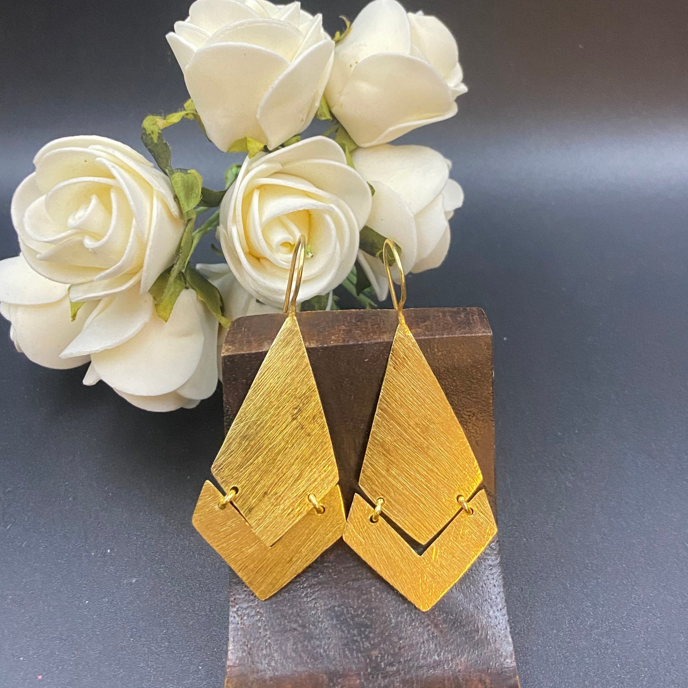 Pendientes LASCA bañados en oro - Diseñó con carácter