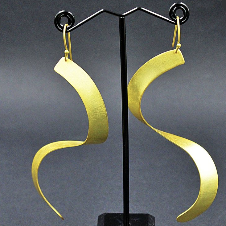 Gold plated CINTA earrings - Design with Character